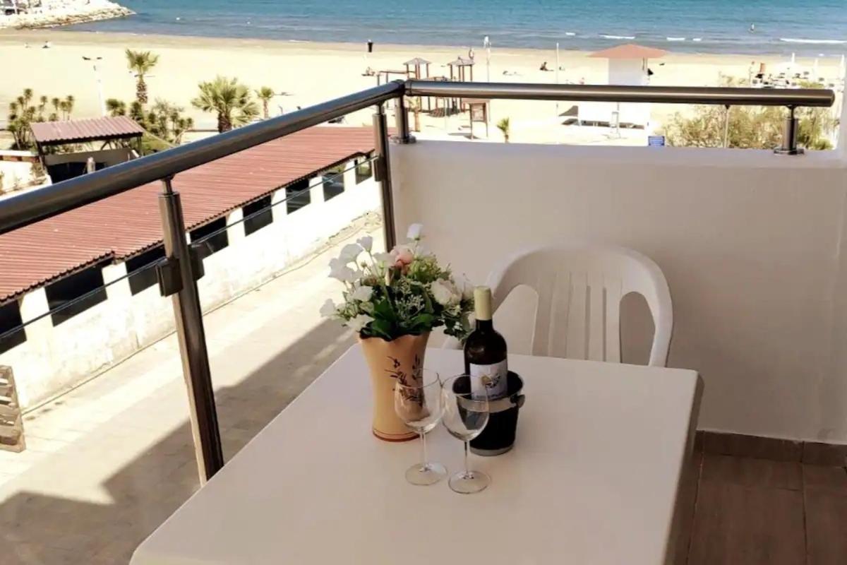 Beach Apartment Mackenzie, Larnaca Eksteriør billede